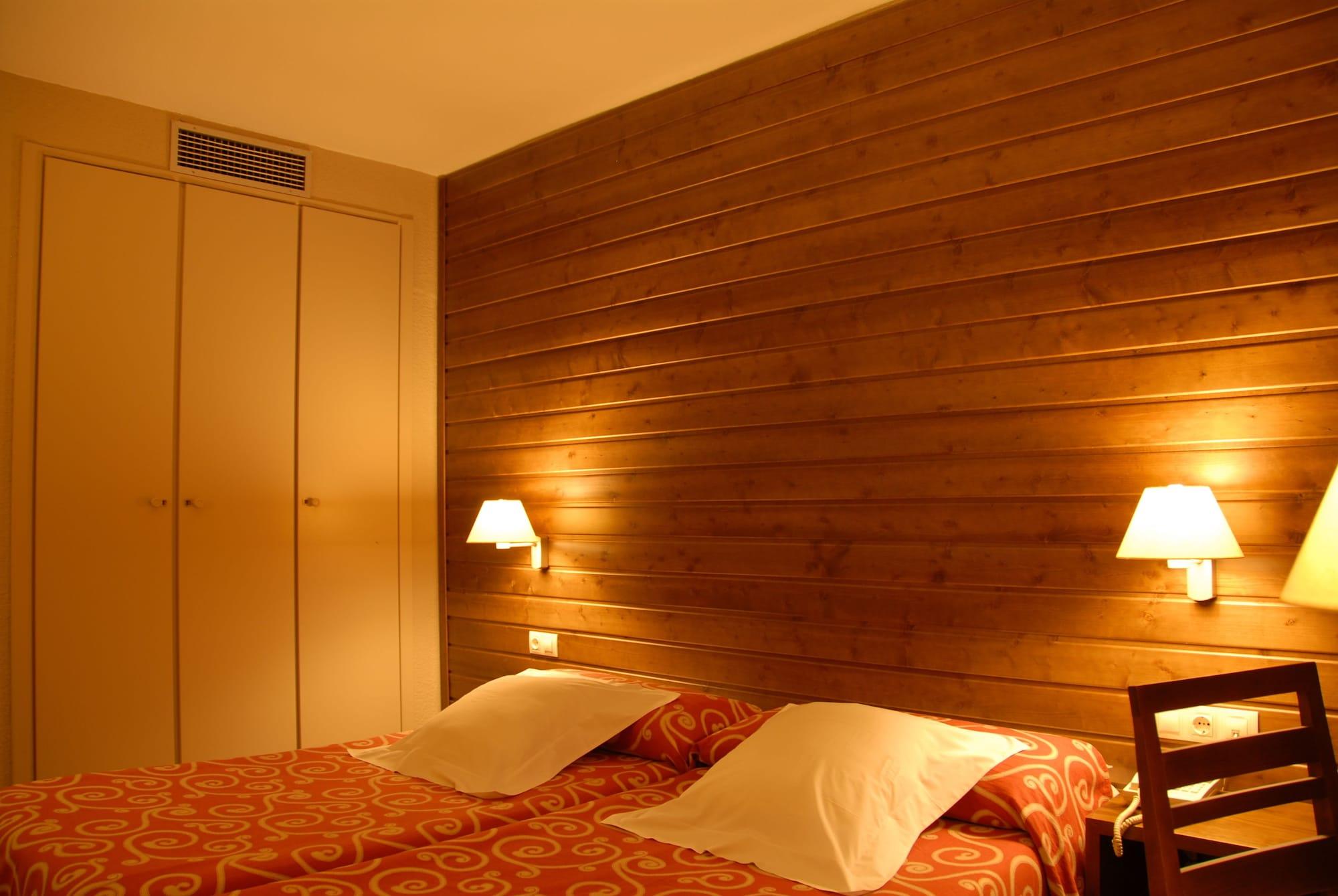 Tuc Blanc Hotell Baqueira Beret Exteriör bild