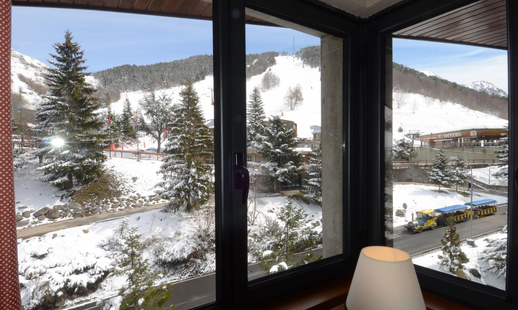 Tuc Blanc Hotell Baqueira Beret Exteriör bild