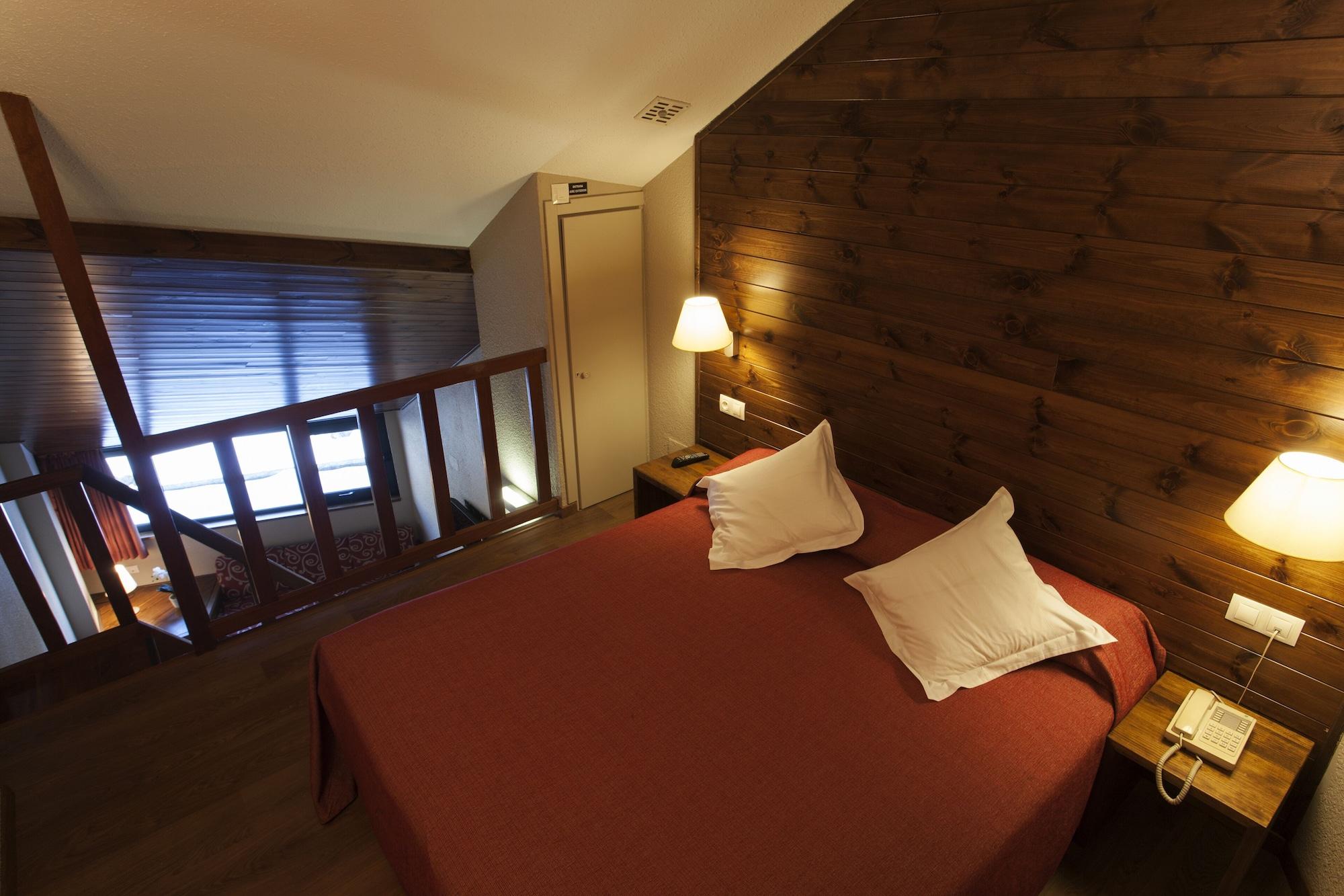 Tuc Blanc Hotell Baqueira Beret Exteriör bild
