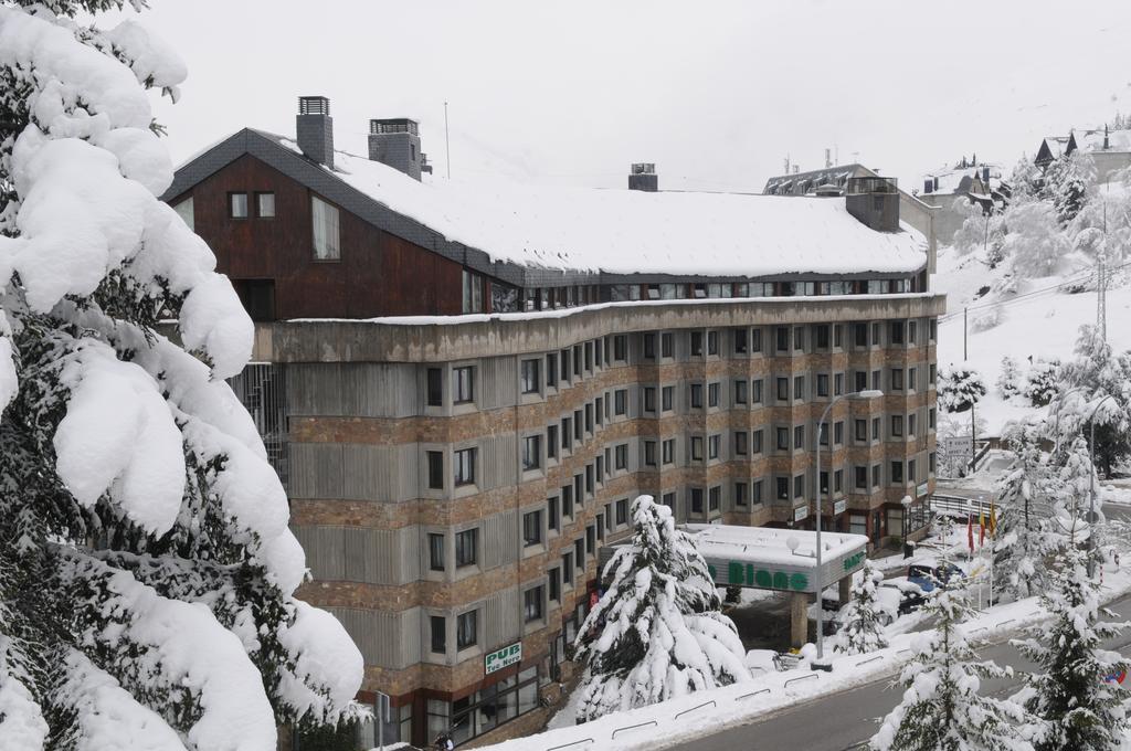 Tuc Blanc Hotell Baqueira Beret Exteriör bild